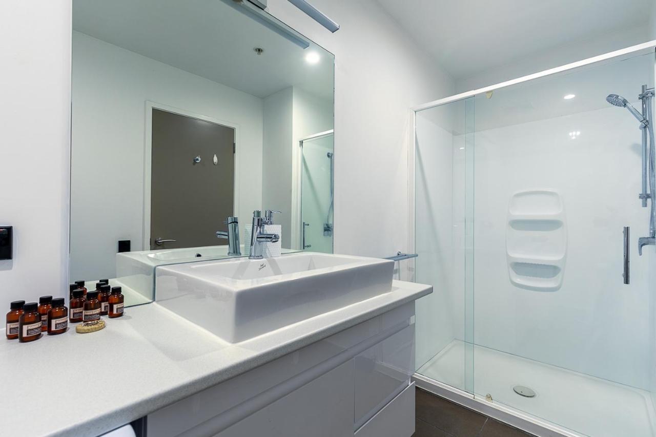 2 Bedroom Apt W/ Private Balcony + Netflix Near Spark! Auckland Exterior photo